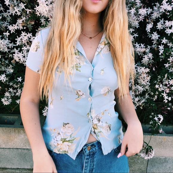 Vintage Tops - 💖 Vintage Baby Blue Floral Blouse